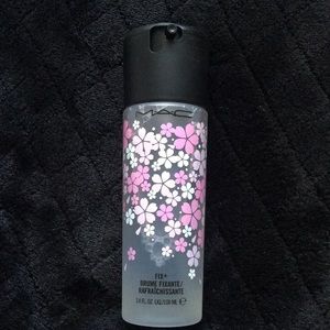 Mac Fix+ Cherry Blossom